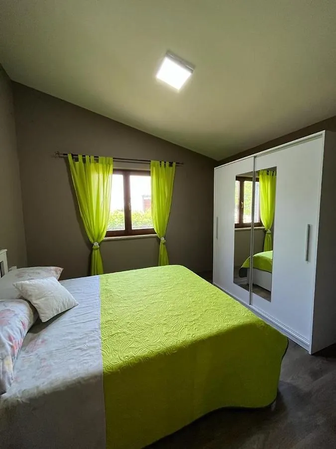 Pomerino Apartmans 0*, Pomer Croatia