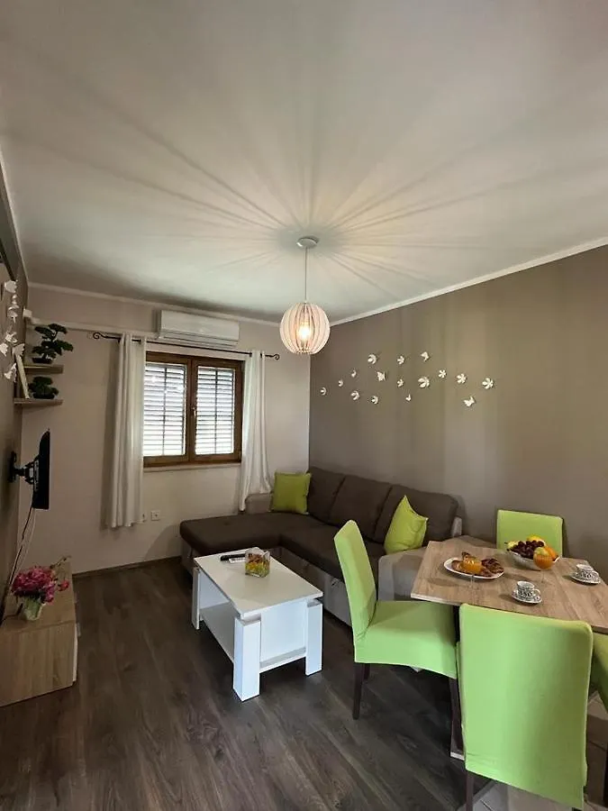Pomerino Apartmans 0*, Pomer