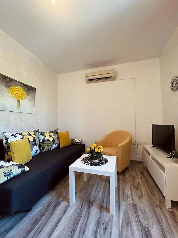 Pomerino Apartmans 0*, Pomer Croatia