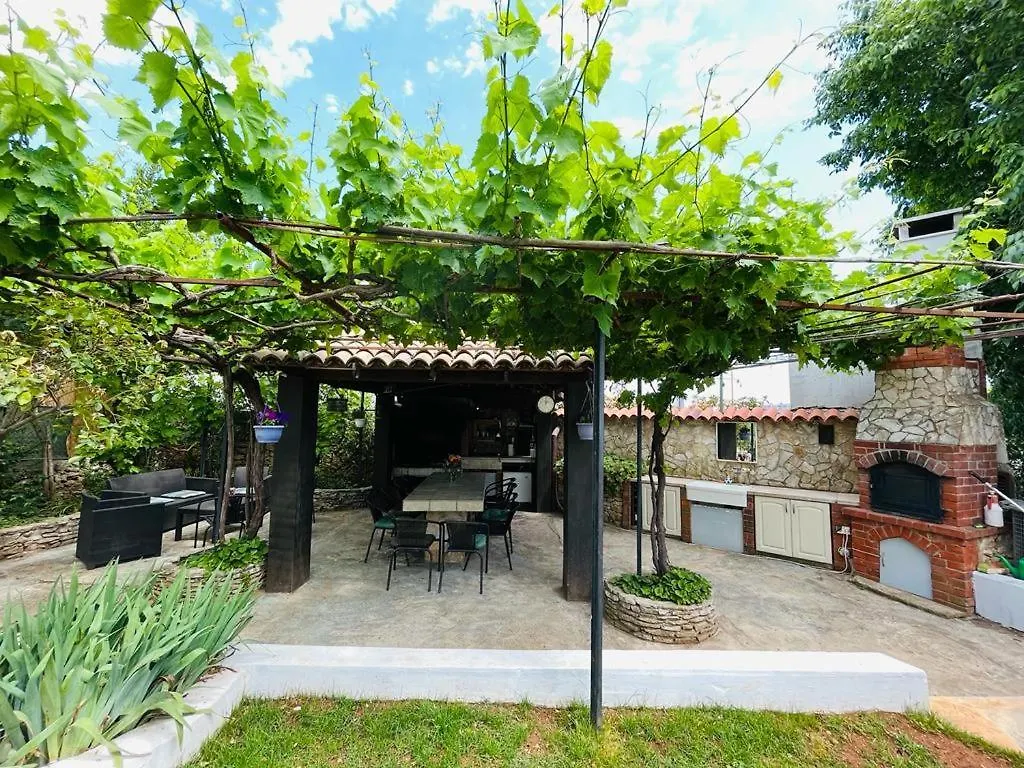 Pomerino Apartmans